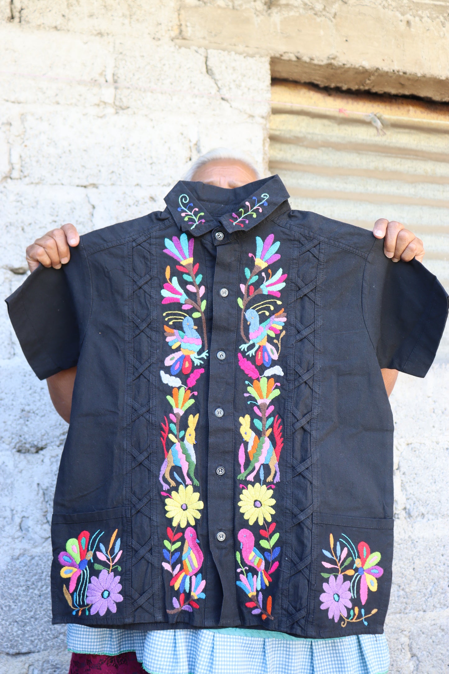 Camisa en color negro de Adelina