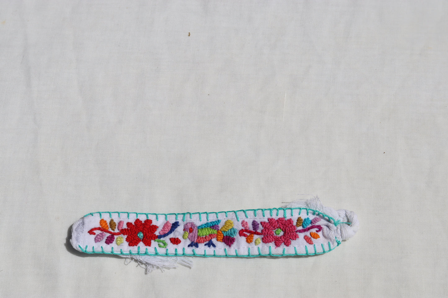 Pulsera con flores de Cirilia
