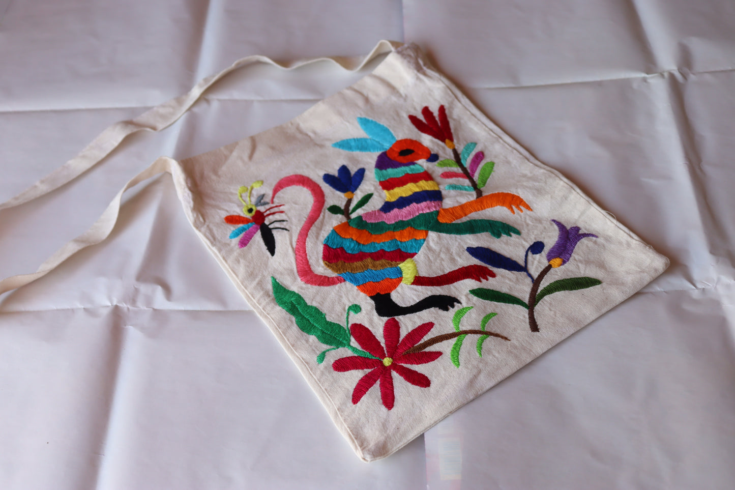Bolso de mano con tlacuache de Juana
