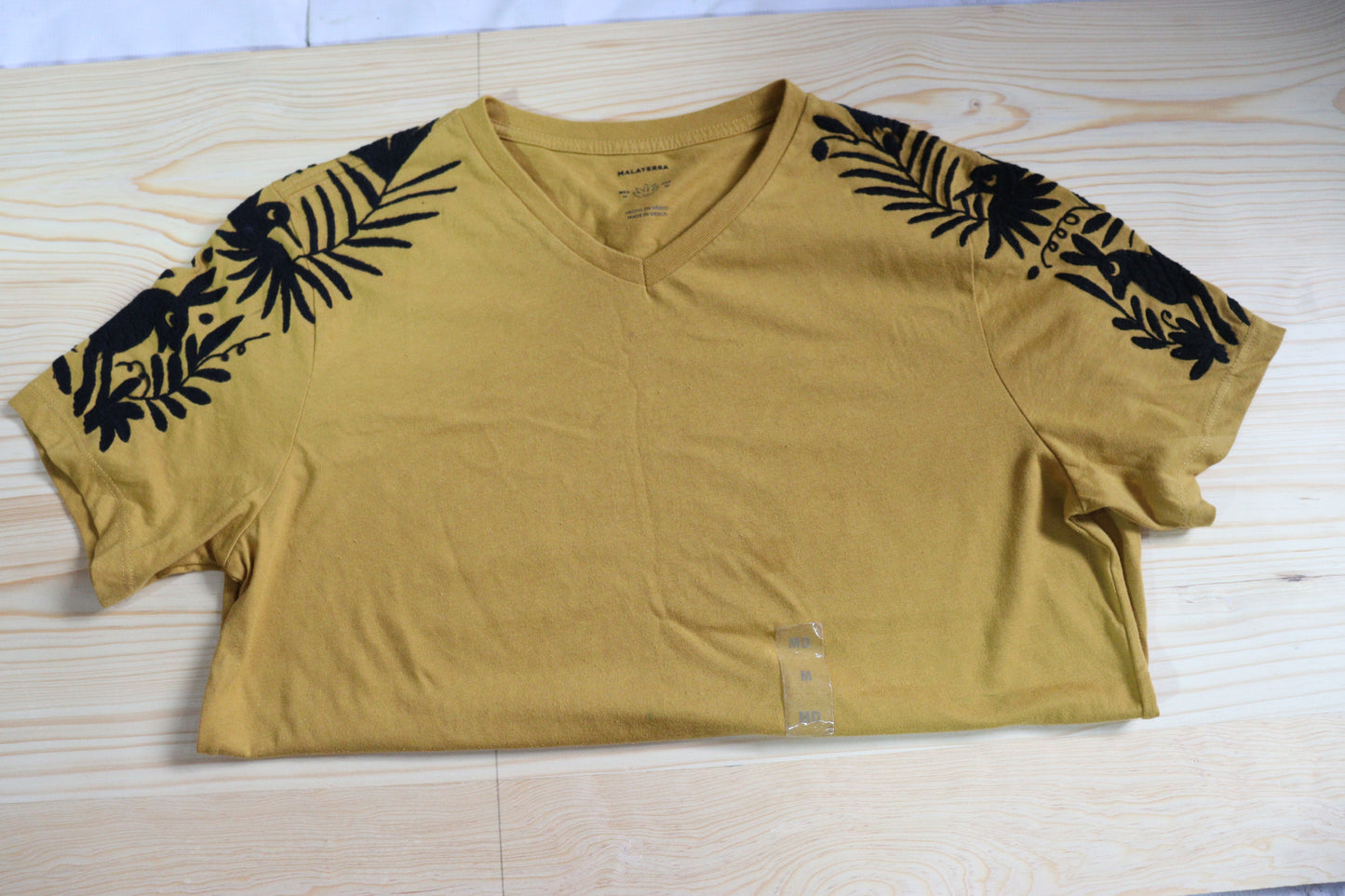 Playera en mostaza de Luisa